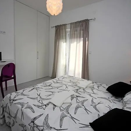 Sara Villa Vodice